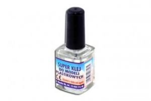 Klej do modeli plastikowych 10 ml (z pędzelkiem)
