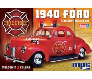 Model plastikowy - Samochód 1940 Ford Fire Chief Super SNAP - MPC